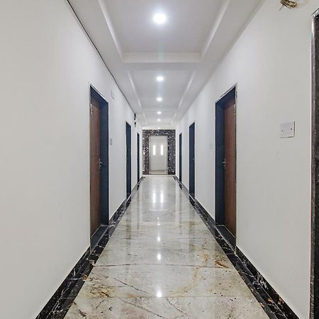 Fabhotel W Grand Suites - Nr Lanco Hills, Manikonda Hyderabad Esterno foto