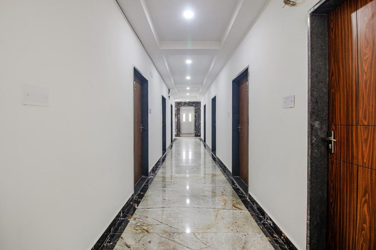 Fabhotel W Grand Suites - Nr Lanco Hills, Manikonda Hyderabad Esterno foto
