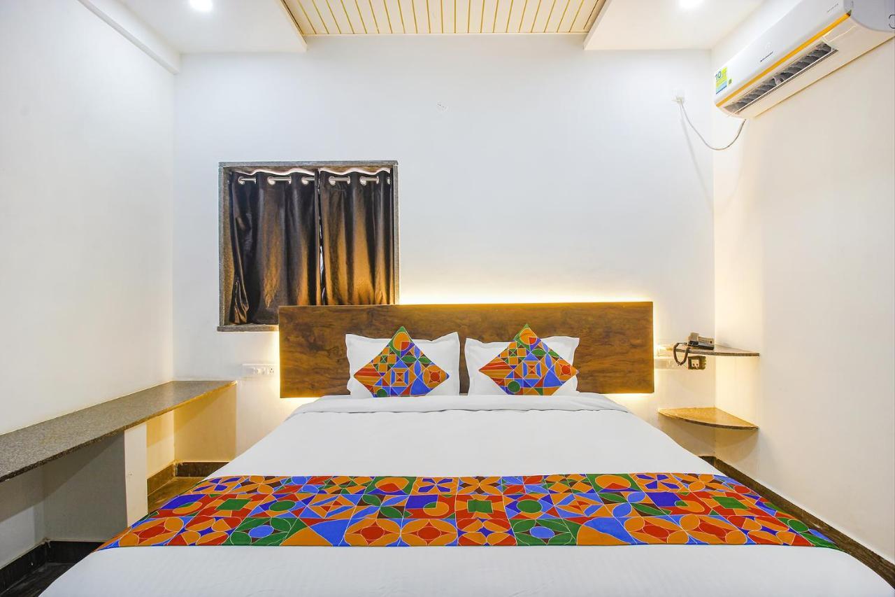 Fabhotel W Grand Suites - Nr Lanco Hills, Manikonda Hyderabad Esterno foto