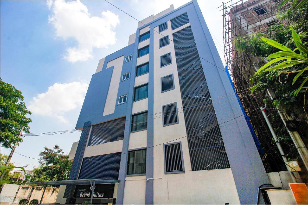 Fabhotel W Grand Suites - Nr Lanco Hills, Manikonda Hyderabad Esterno foto